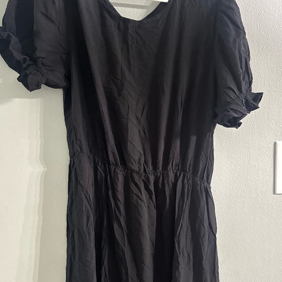 Chic Black Midi Dress - Picture 3 of 7